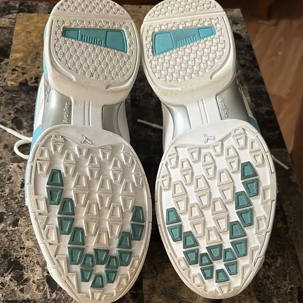 Puma White and Light Blue Athletic Shoes Like New! Size 9.5